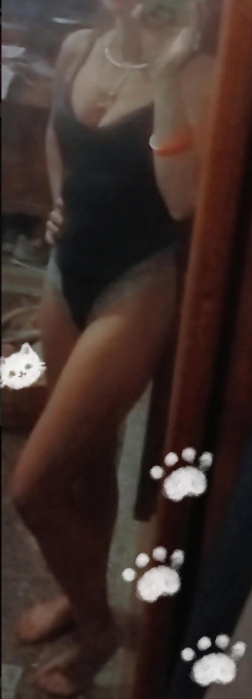 Straypussycat Live Image