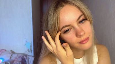 AnnmarieBroody live from France