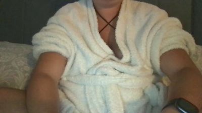 FlirtyFraya live from United Kingdom