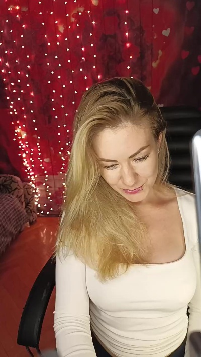 GraceGirldzm live from Ukraine