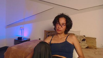 Hotlittlekitty1 live from Colombia