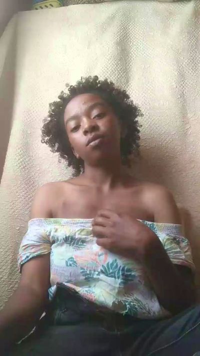 Lilly_cruz live from Madagascar