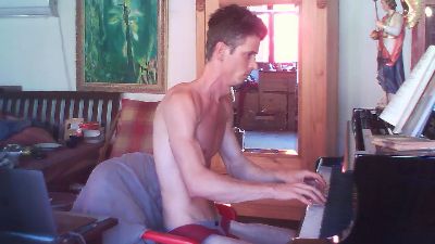 PianoTobe live from Germany