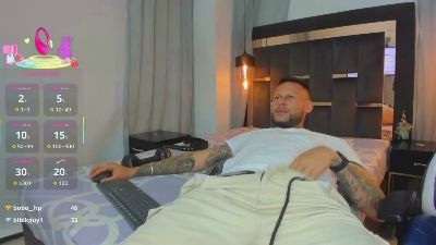 RomanCross_ live from Colombia