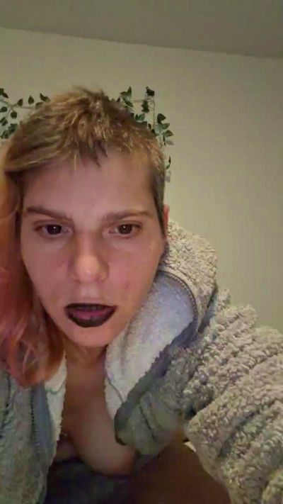 SarahBouclair live from United States