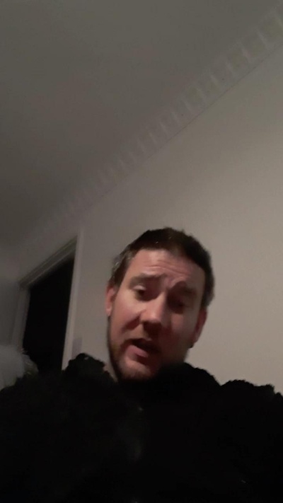 Suckmegood43 live from United Kingdom