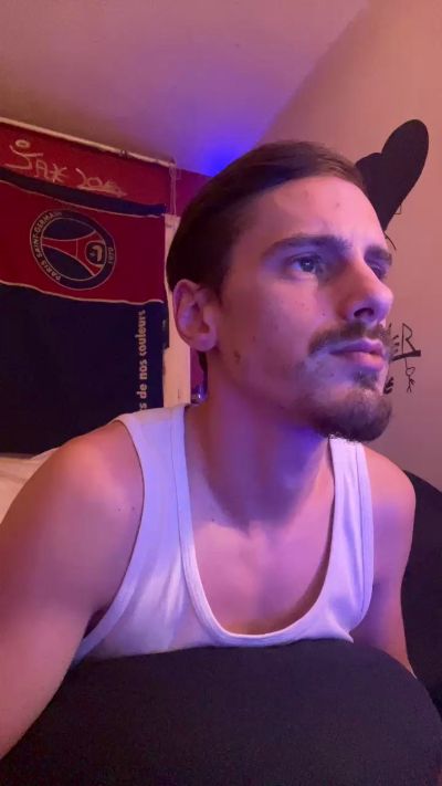 Theo95_ live from France