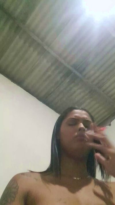 Valeriagostosa live from Brazil
