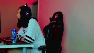 Young_nymph live from United States