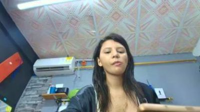 amara_roll01 live from United States